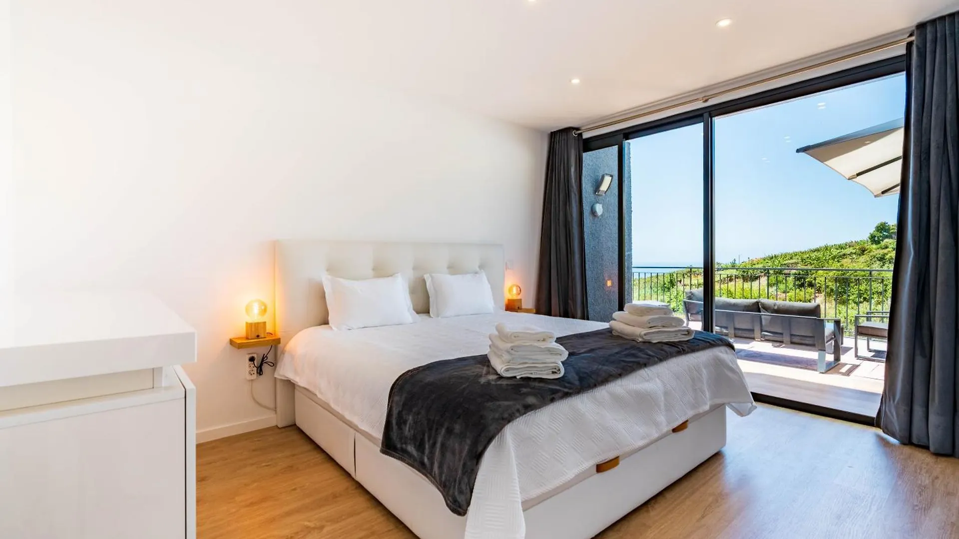Casa Branca-B,Beautiful Sea View Apartment Estreito Da Calheta