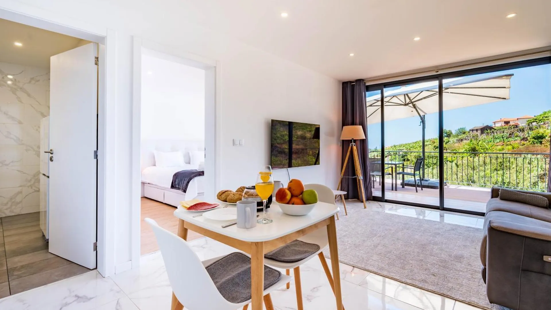 Casa Branca-B,Beautiful Sea View Apartment Estreito Da Calheta 0*,  Portugal
