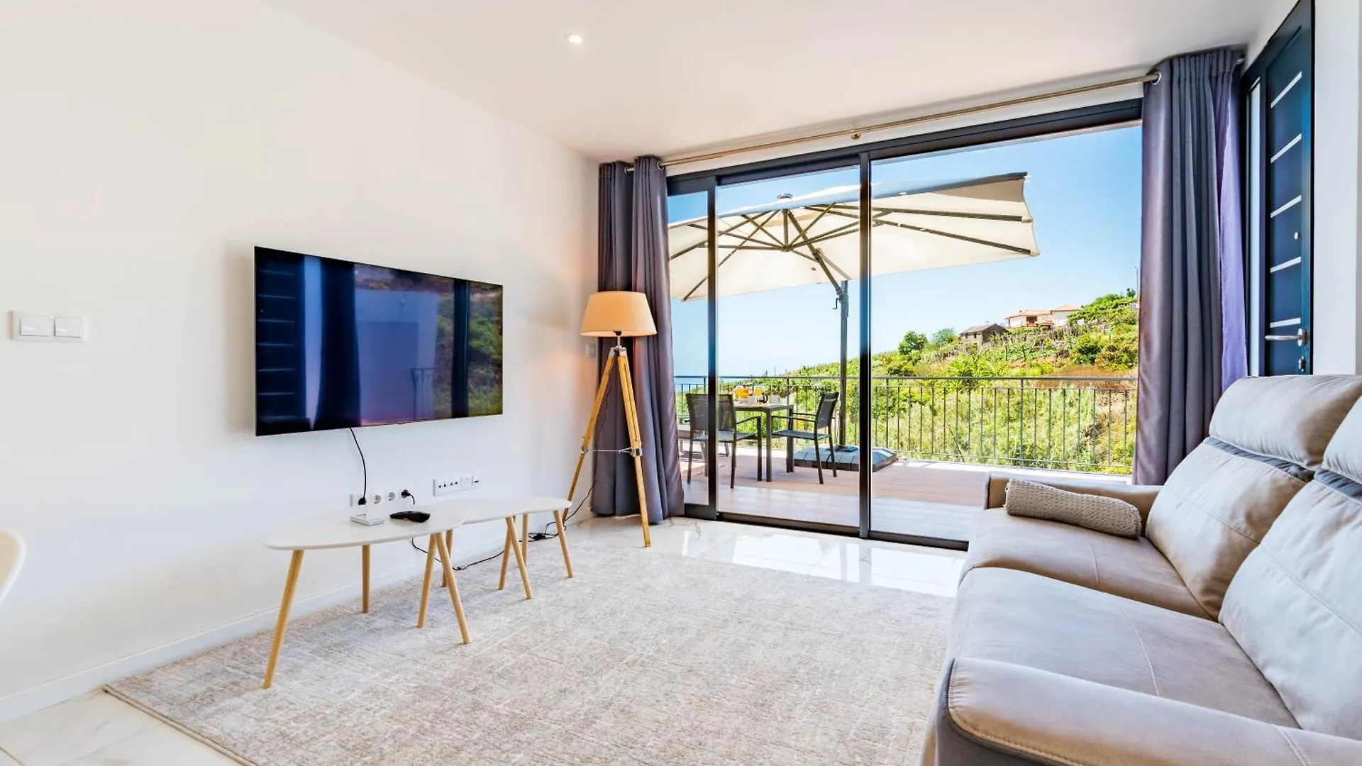Casa Branca-B,Beautiful Sea View Apartment Estreito Da Calheta Portugal