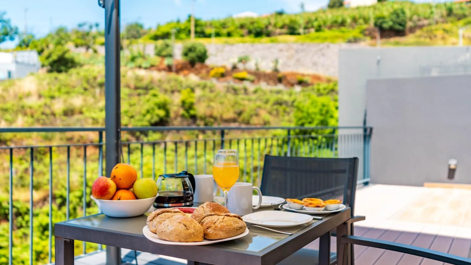 Casa Branca-B,Beautiful Sea View Apartment Estreito Da Calheta